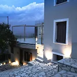 Ξενοδοχείο με διαμερίσματα Komody 3*