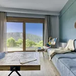 Ξενοδοχείο με διαμερίσματα Komody 3*