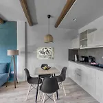Ξενοδοχείο με διαμερίσματα Komody 3*