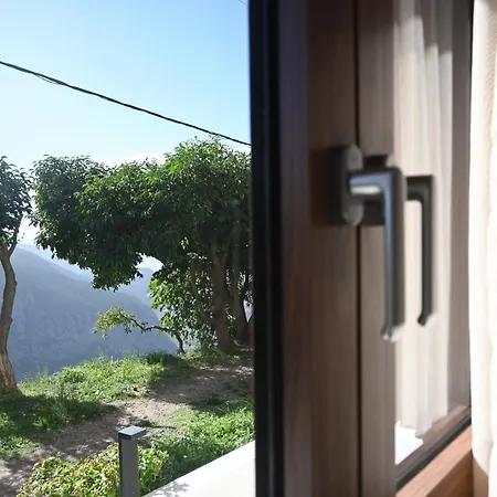 Komody Aparthotel Delphi
