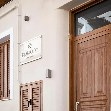 Aparthotel Komody Delphi