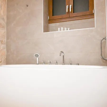 Apart-hotel Komody Delphi