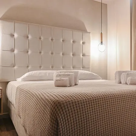 Komody Apartahotel Delfos