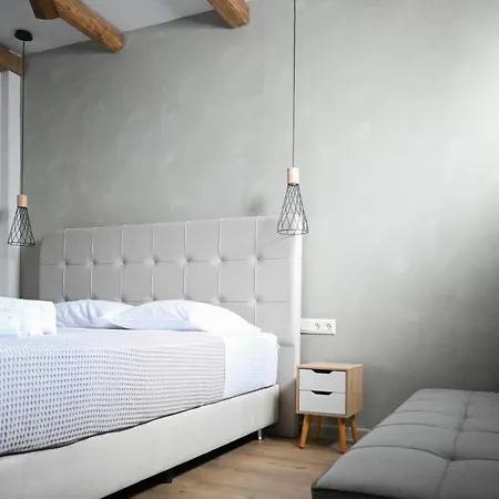 Apartahotel Komody Delfos