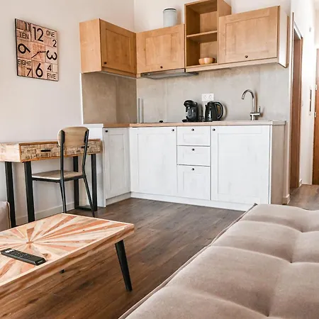 Aparthotel Komody Delphi