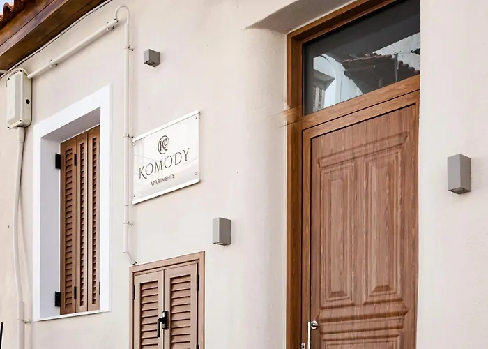 Aparthotel Komody Delphi