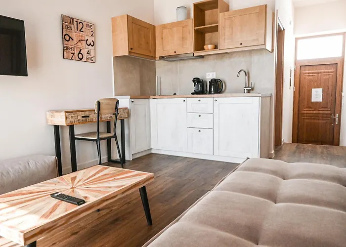 Aparthotel Komody Delphi