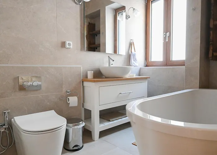 Komody Aparthotel Delphi